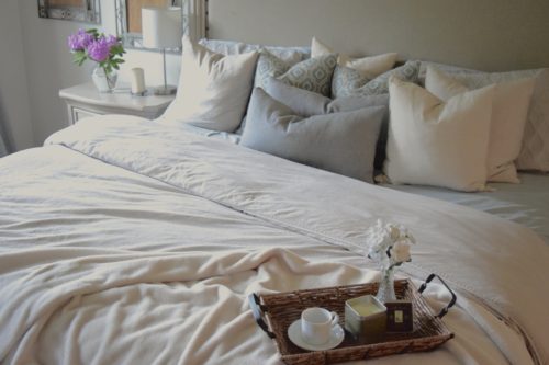 This bed looks so comfy!