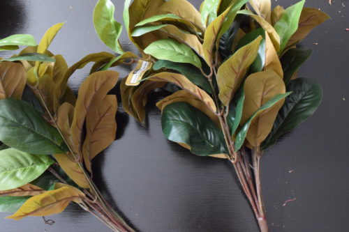 DIY Magnolia Leaf Wreath