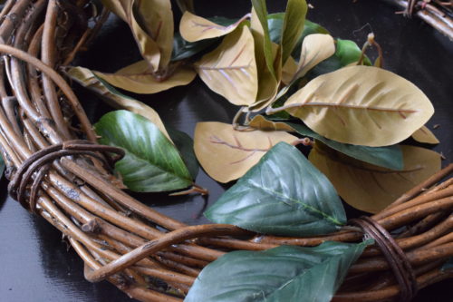 DIY Magnolia Leaf Wreath