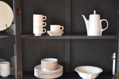 A Brick Home: Chalk Paint Hutch Makeover in Charcoal, Chalk Paint hutch ideas grey, dining room hutch makeover, furniture makeover, chalk paint furniture