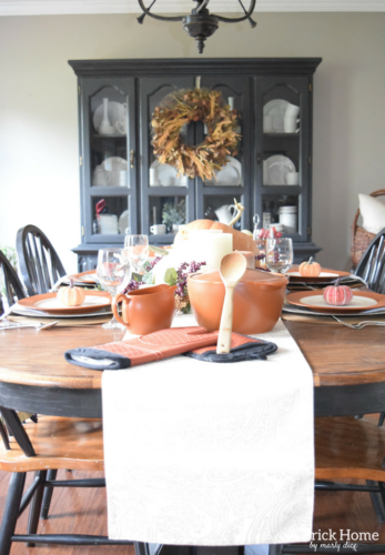 A Brick Home: Thanksgiving table decorations, thanksgiving table decorations ideas, thanksgiving table settings, thanksgiving table decor, thanksgiving table ideas, fall decorations, thanksgiving tablescapes, fall tablescapes