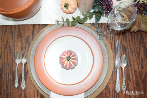 A Brick Home: Thanksgiving table decorations, thanksgiving table decorations ideas, thanksgiving table settings, thanksgiving table decor, thanksgiving table ideas, fall decorations, thanksgiving tablescapes, fall tablescapes