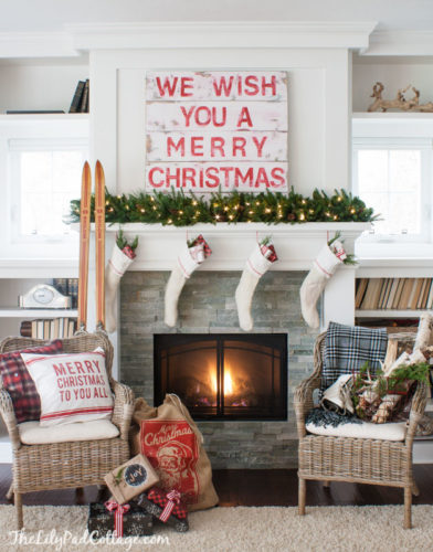 Christmas Mantel Ideas, DIY Christmas mantel ideas, rustic Christmas mantels, modern Christmas mantels, holiday decorating,Christmas mantel ideas fire places, Christmas decorations, Christmas decorations for the home