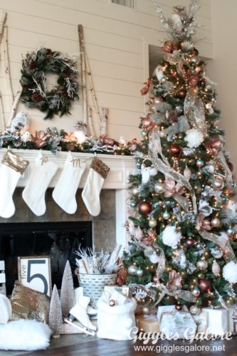 Christmas Mantel Ideas, DIY Christmas mantel ideas, rustic Christmas mantels, modern Christmas mantels, holiday decorating,Christmas mantel ideas fire places, Christmas decorations, Christmas decorations for the home