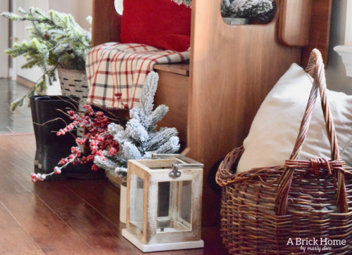 A Brick Home: Christmas Entryway Bench Decor, christmas front entry, christmas front entry decor, christmas front entryway bench