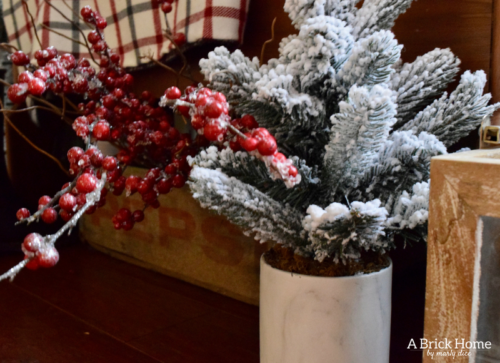 A Brick Home: Christmas Entryway Bench Decor, christmas front entry, christmas front entry decor, christmas front entryway bench