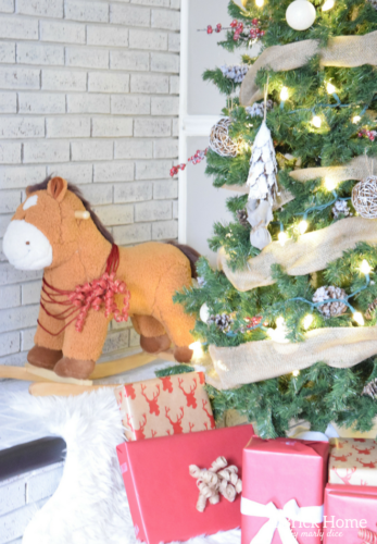 A Brick Home: Burlap Christmas Tree, christmas tree ideas, christmas tree decorations, burlap christmas tree decorations, burlap christmas tree ideas