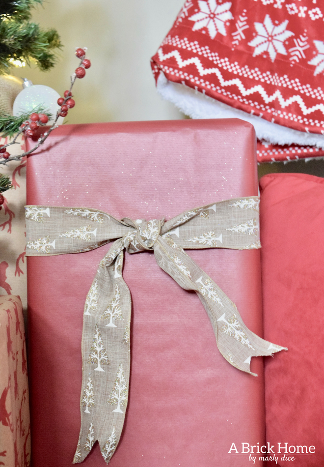 A Brick Home: Burlap Christmas Tree, christmas tree ideas, christmas tree decorations, burlap christmas tree decorations, burlap christmas tree ideas