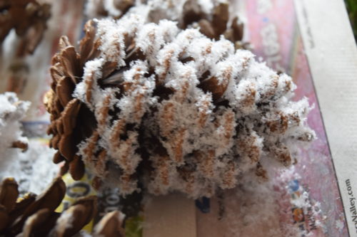 A Brick Home: DIY snow pinecones, pinecone crafts, diy pinecone crafts, diy pinecone crafts christmas, christmas crafts