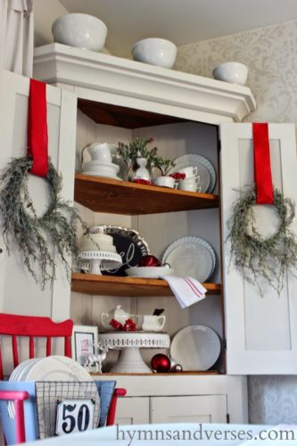 Christmas hutch decor ideas, christmas hutch china cabinet, christmas hutch decorating ideas, christmas hutch decor dining rooms, christmas dining room, christmas dining room decor