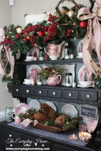 Christmas hutch decor ideas, christmas hutch china cabinet, christmas hutch decorating ideas, christmas hutch decor dining rooms, christmas dining room, christmas dining room decor