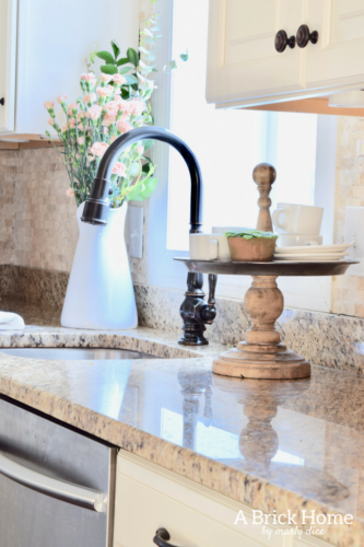 A Brick Home: spring kitchen, spring kitchen decor, spring kitchen decor countertops, kitchen decor, kitchen ideas #springdecor #kitchendecor #kitchenideas