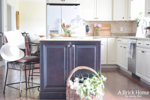 A Brick Home: spring kitchen, spring kitchen decor, spring kitchen decor countertops, kitchen decor, kitchen ideas #springdecor #kitchendecor #kitchenideas