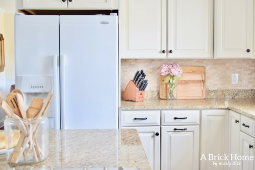 A Brick Home: spring kitchen, spring kitchen decor, spring kitchen decor countertops, kitchen decor, kitchen ideas #springdecor #kitchendecor #kitchenideas