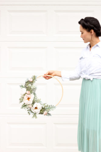 DIY Spring Wreath, spring wreath for front door, simple diy spring wreath, easy diy spring wreath