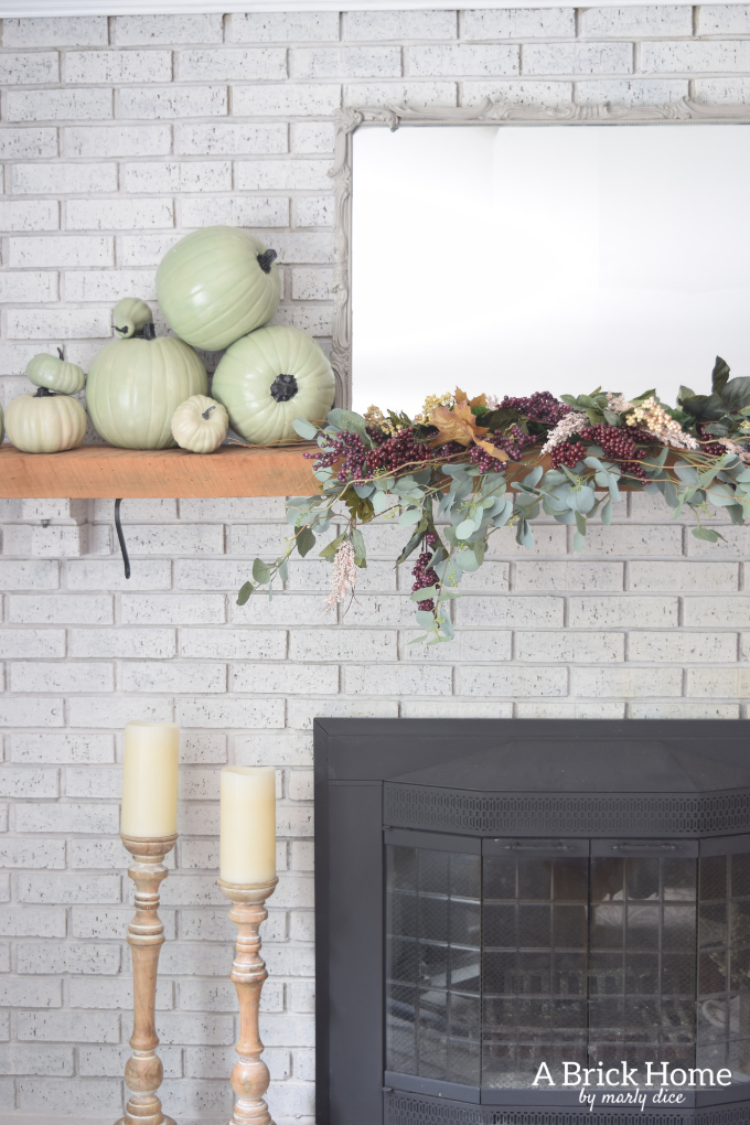 Gorgeous fall mantel decorating ideas to get you inspired.