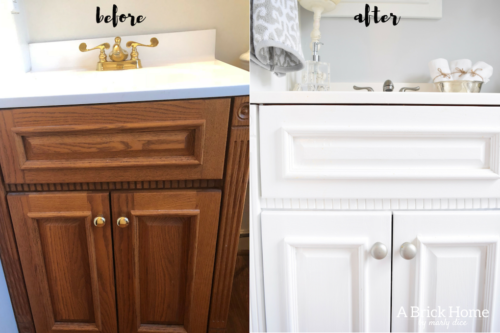 This powder room makeover REVEAL is insane! I can't believe how little money she spent to completely transform this powder room to a light and bright one. These small powder room ideas are must-see's!