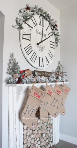 Gorgeous Christmas mantel decorations that'll inspire you this year! Check out this roundup up beautiful holiday mantels. #christmasmantels