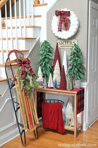 Gorgeous Buffalo Check Christmas Decor Ideas - Love this roundup of plaid holiday decor! #buffalocheck