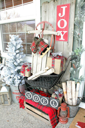 Gorgeous Buffalo Check Christmas Decor Ideas - Love this roundup of plaid holiday decor! #buffalocheck