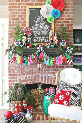 Gorgeous Christmas mantel decorations that'll inspire you this year! Check out this roundup up beautiful holiday mantels. #christmasmantels