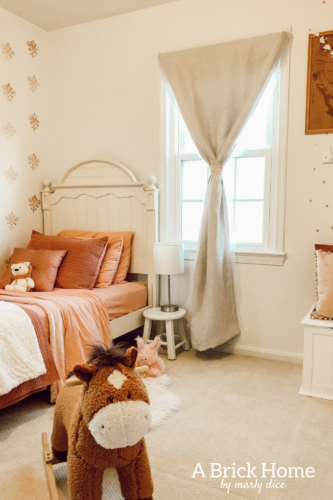 DREAM toddler girl's bedroom with a shabby chic and vintage vibe! #girlsbedroom