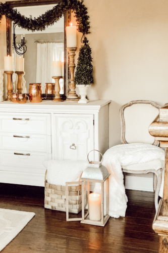 the COZIEST french farmhouse buffet decor during winter #buffetdecor