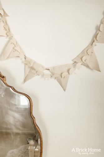 LOVE this budget-friendly DIY banner art for a little girl's bedroom! #diybanner #100roomchallenge