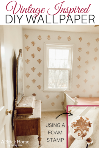 WOAH! This DIY Wallpaper hack is so easy, budget-friendly and beautiful! #diywallpaper