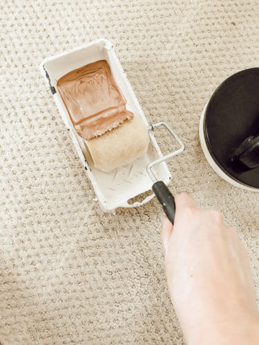WOAH! This DIY Wallpaper hack is so easy, budget-friendly and beautiful! #diywallpaper