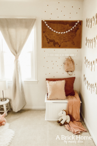 DREAM toddler girl's bedroom with a shabby chic and vintage vibe! #girlsbedroom