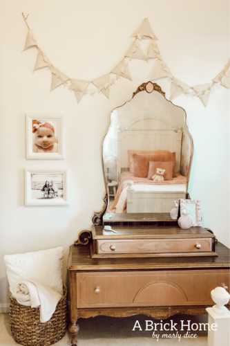 DREAM toddler girl's bedroom with a shabby chic and vintage vibe! #girlsbedroom