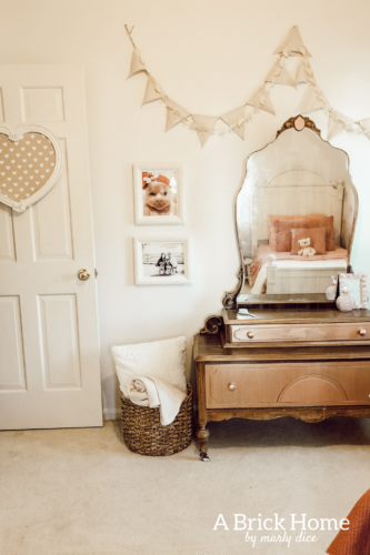DREAM toddler girl's bedroom with a shabby chic and vintage vibe! #girlsbedroom