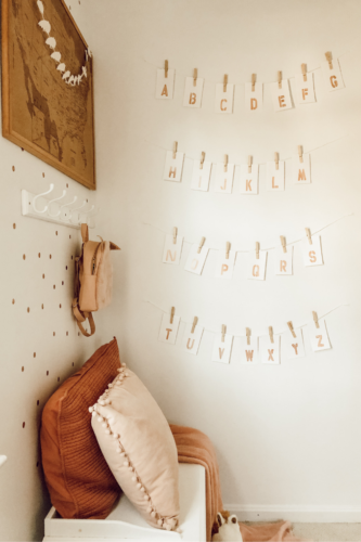 DREAM toddler girl's bedroom with a shabby chic and vintage vibe! #girlsbedroom