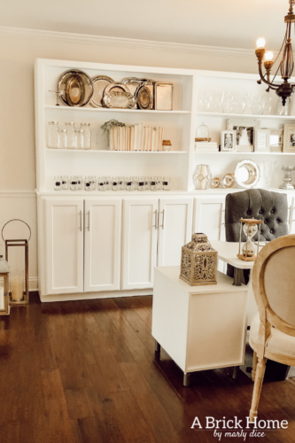 GENIUS tips for styling bookshelves with books and things you already own! #bookcasestyling
