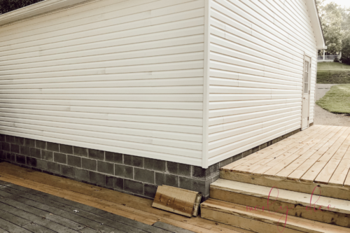 OBSESSED with this detached garage build with carriage garage doors! #detachedgarage #carriagegaragedoors