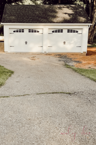 OBSESSED with this detached garage build with carriage garage doors! #detachedgarage #carriagegaragedoors