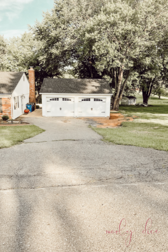 OBSESSED with this detached garage build with carriage garage doors! #detachedgarage #carriagegaragedoors