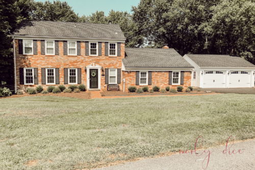 OBSESSED with this detached garage build with carriage garage doors! #detachedgarage #carriagegaragedoors