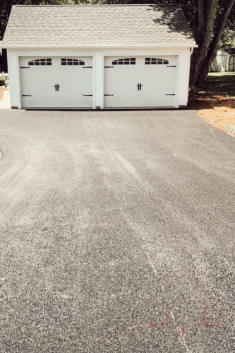 OBSESSED with this detached garage build with carriage garage doors! #detachedgarage #carriagegaragedoors