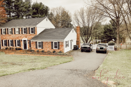 OBSESSED with this detached garage build with carriage garage doors! #detachedgarage #carriagegaragedoors