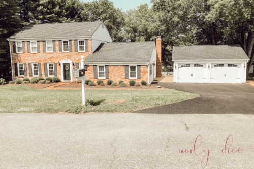 OBSESSED with this detached garage build with carriage garage doors! #detachedgarage #carriagegaragedoors