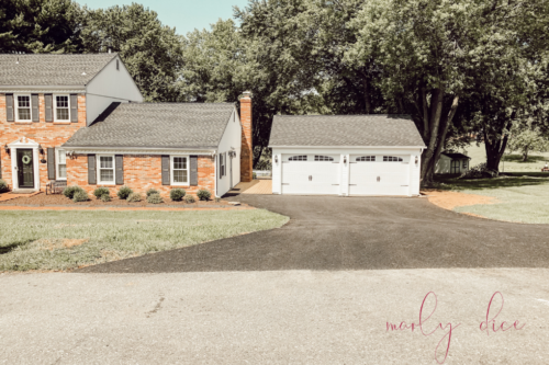 OBSESSED with this detached garage build with carriage garage doors! #detachedgarage #carriagegaragedoors