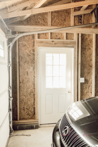 OBSESSED with this detached garage build with carriage garage doors! #detachedgarage #carriagegaragedoors