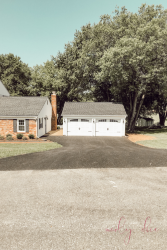 OBSESSED with this detached garage build with carriage garage doors! #detachedgarage #carriagegaragedoors