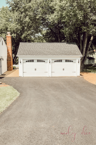 OBSESSED with this detached garage build with carriage garage doors! #detachedgarage #carriagegaragedoors