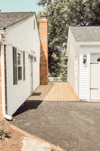 OBSESSED with this detached garage build with carriage garage doors! #detachedgarage #carriagegaragedoors
