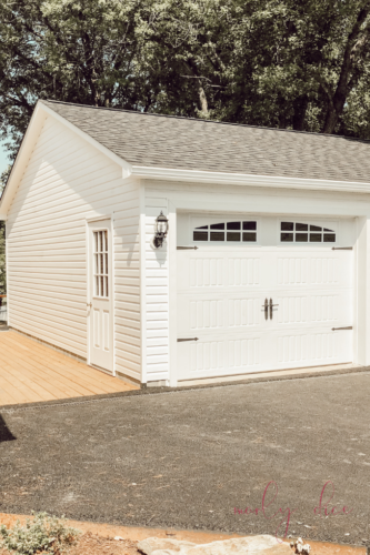 OBSESSED with this detached garage build with carriage garage doors! #detachedgarage #carriagegaragedoors