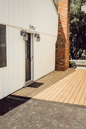 OBSESSED with this detached garage build with carriage garage doors! #detachedgarage #carriagegaragedoors