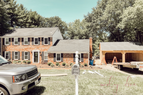 OBSESSED with this detached garage build with carriage garage doors! #detachedgarage #carriagegaragedoors